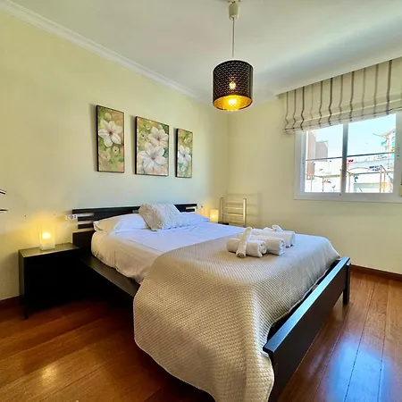 Апартаменты Lujoso Piso Centro Aparcamiento Privado, Terraza & Ac Малага